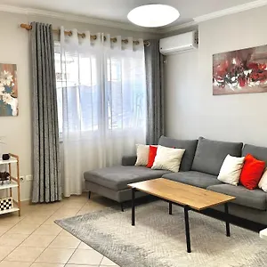  Apartment Quiet & Spacious Center - 4 Min Walk Albanien